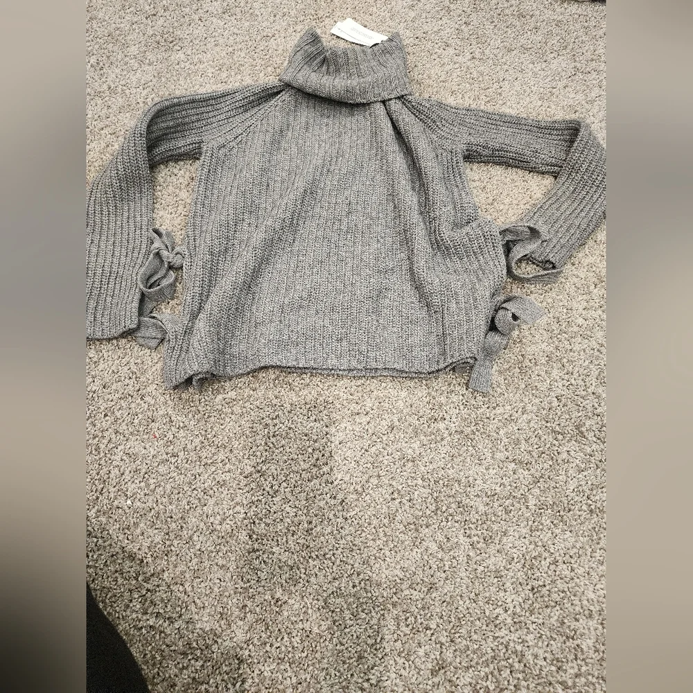 NWT UGG turtleneck - Picture 3 of 5